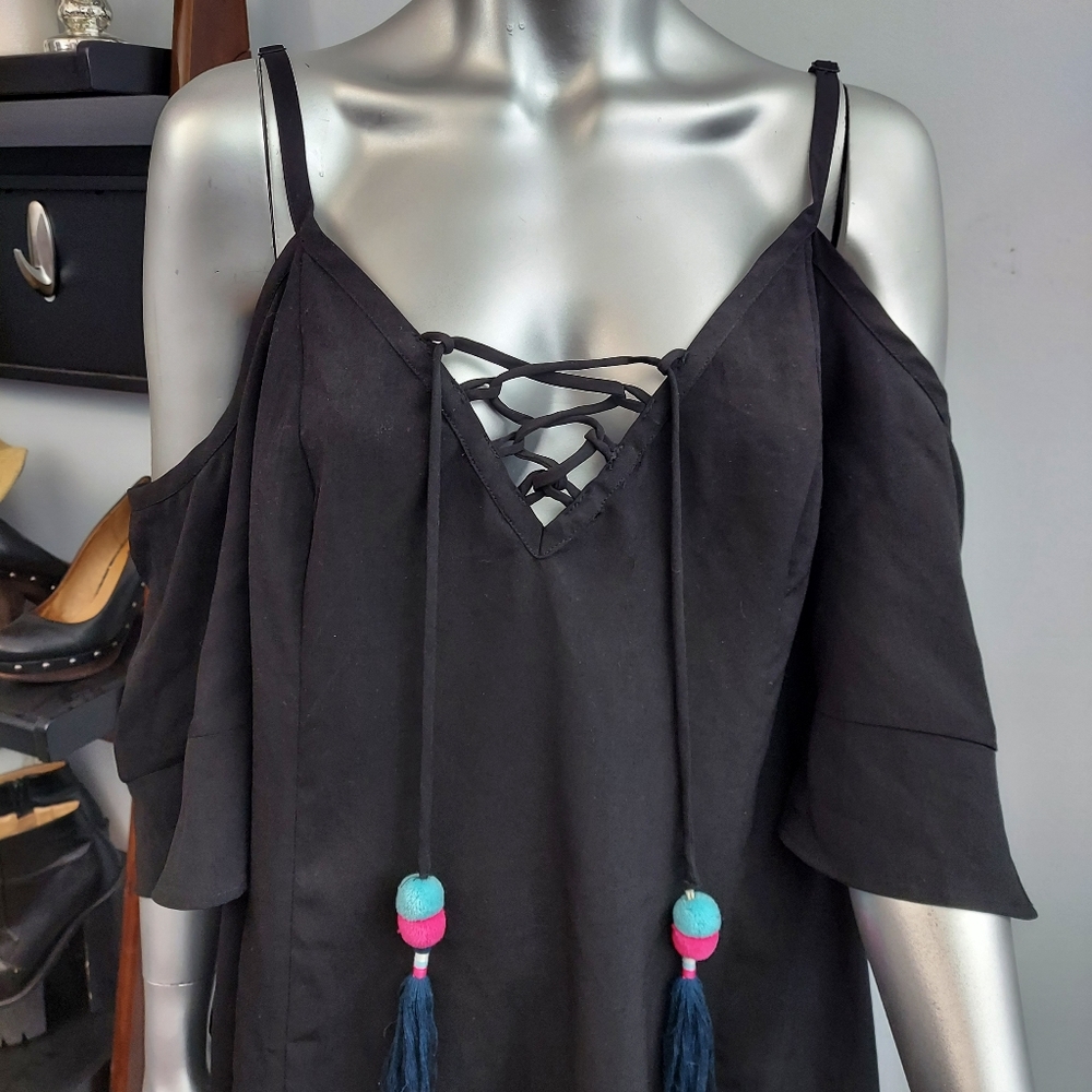 Torrid Cold Shoulder Short Sleeve sz 1X - Picture 3 of 9